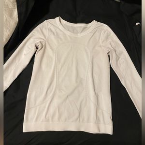 Lulu lemon swiftly tech long sleeve